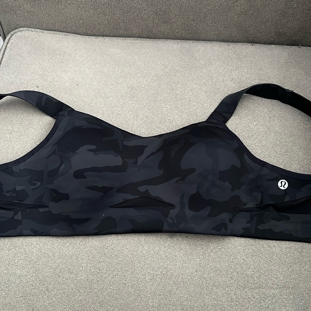 Lululemon high impact black camo sports bra 34C